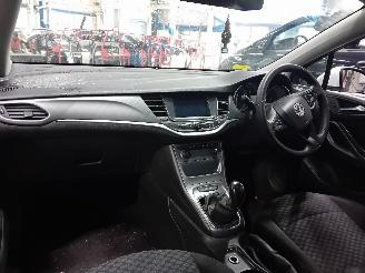 Opel Astra Astra K Hatchback 5-drs 1.6 CDTI 110 16V (B16DTU(Euro 6)) [81kW]  (02-=
2016/...) picture 5