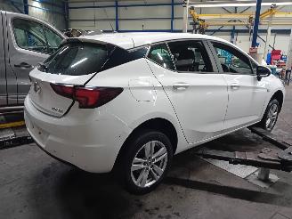 Opel Astra Astra K Hatchback 5-drs 1.6 CDTI 110 16V (B16DTU(Euro 6)) [81kW]  (02-=
2016/...) picture 3