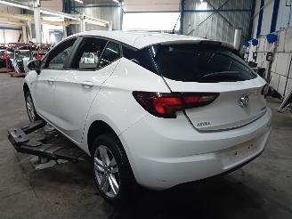 Opel Astra Astra K Hatchback 5-drs 1.6 CDTI 110 16V (B16DTU(Euro 6)) [81kW]  (02-=
2016/...) picture 4