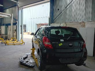 Hyundai I-20 i20 Hatchback 1.2i 16V (G4LA) [57kW]  (09-2008/12-2012) picture 4