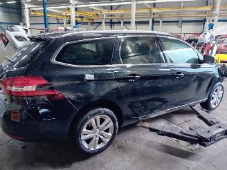 Peugeot 308 308 SW (L4/L9/LC/LJ/LR) Combi 5-drs 1.6 BlueHDi 120 (DV6FC(BHZ)) [88kW=
]  (03-2014/12-2021) picture 3