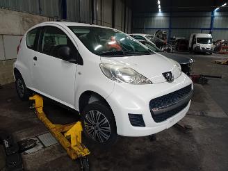 Peugeot 107 107 Hatchback 1.0 12V (384F(1KR)) [50kW]  (06-2005/05-2014) picture 2