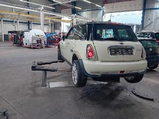 Mini Mini Mini One/Cooper (R50) Hatchback 1.6 16V Cooper (W10-B16A) [85kW]  (06-=
2001/09-2006) picture 4