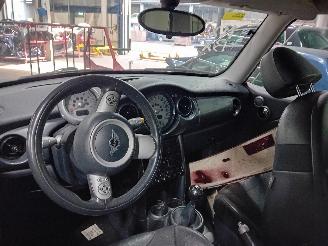 Mini Mini Mini One/Cooper (R50) Hatchback 1.6 16V Cooper (W10-B16A) [85kW]  (06-=
2001/09-2006) picture 5