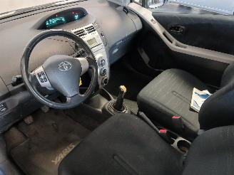 Toyota Yaris Yaris II (P9) Hatchback 1.3 16V VVT-i (2SZFE) [64kW]  (08-2005/11-2010=
) picture 12