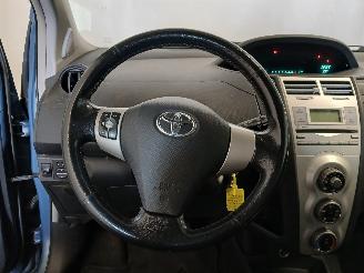 Toyota Yaris Yaris II (P9) Hatchback 1.3 16V VVT-i (2SZFE) [64kW]  (08-2005/11-2010=
) picture 19