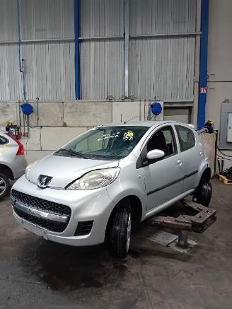 Salvage car Peugeot 107 107 Hatchback 1.0 12V (384F(1KR)) [50kW]  (06-2005/05-2014) 2010