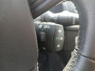 Renault Mégane Megane III Berline (BZ) Hatchback 5-drs 1.4 16V TCe 130 (H4J-700(H4J-A=
7)) [96kW]  (04-2009/02-2016) picture 16