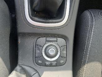 Renault Mégane Megane III Berline (BZ) Hatchback 5-drs 1.4 16V TCe 130 (H4J-700(H4J-A=
7)) [96kW]  (04-2009/02-2016) picture 20