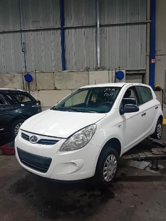Hyundai I-20 i20 Hatchback 1.2i 16V (G4LA) [57kW]  (09-2008/12-2012) picture 1