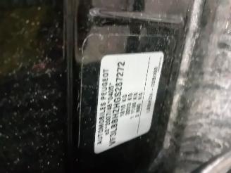 Peugeot 308 308 (L3/L8/LB/LH/LP) Hatchback 5-drs 1.6 BlueHDi 120 (DV6FC(BHZ)) [88k=
W]  (11-2013/06-2021) picture 6