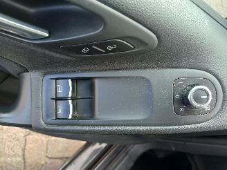 Volkswagen Golf Golf VI (5K1) Hatchback 1.4 TSI 160 16V (CAVD) [118kW]  (10-2008/11-20=
12) picture 12