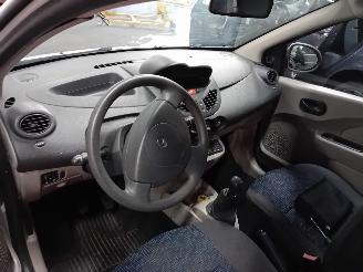 Renault Twingo Twingo II (CN) Hatchback 3-drs 1.2 (D7F-800(Euro 4)) [43kW]  (03-2007/=
09-2014) picture 5