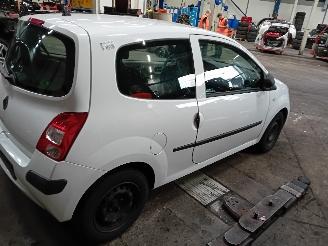 Renault Twingo Twingo II (CN) Hatchback 3-drs 1.2 (D7F-800(Euro 4)) [43kW]  (03-2007/=
09-2014) picture 3