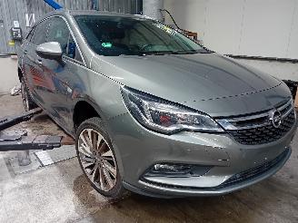 Opel Astra Astra K Sports Tourer Combi 1.4 Turbo 16V (B14XFT(Euro 6)) [110kW]  (1=
1-2015/12-2022) picture 2