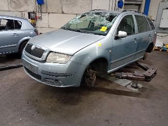 Vrakbiler auto Skoda Fabia Fabia (6Y5) Combi 5-drs 1.4i 16V (BKY) [55kW]  (05-2000/12-2007) 1980/8
