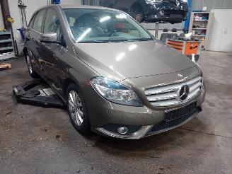 Mercedes B-klasse B (W246) Hatchback 1.6 B-180 BlueEFFICIENCY Turbo 16V (M270.910) [90kW=
]  (11-2011/12-2018) picture 2