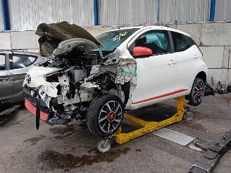 Vrakbiler auto Toyota Aygo Aygo (B40) Hatchback 1.0 12V VVT-i (1KR-FE) [53kW]  (03-2018/...) 2019/0