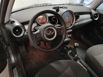 Mini Mini Mini (R56) Hatchback 1.4 16V One (N12-B14A) [55kW]  (03-2009/03-2010) picture 11