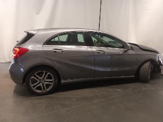 Mercedes A-klasse A (W176) Hatchback 1.6 A-180 16V (M270.910) [90kW]  (09-2012/05-2018) picture 12