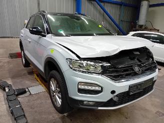 Volkswagen T-Roc T-Roc I SUV 1.5 TSI Evo BMT 16V (DXDB) [110kW]  (11-2017/...) picture 2