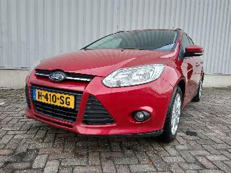 Voiture accidenté Ford Focus Focus 3 Wagon Combi 1.0 Ti-VCT EcoBoost 12V 125 (M1DA(Euro 5)) [92kW] =
 (02-2012/05-2018) 2013/12