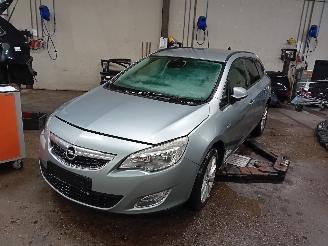 Dezmembrări autoturisme Opel Astra Astra J Sports Tourer (PD8/PE8/PF8) Combi 1.6 16V (A16XER(Euro 5)) [85=
kW]  (10-2010/10-2015) 2011/3