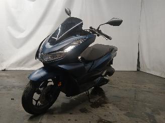 skadebil bromfiets Honda  Algemeen=20 2024/6