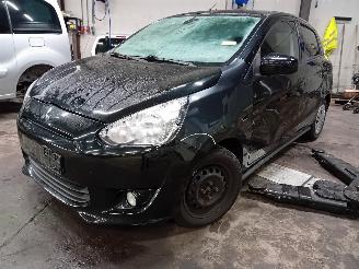 skadebil auto Mitsubishi Space-star Space Star (A0) Hatchback 1.0 12V (3A90(Euro 5)) [52kW]  (05-2012/...)= 2013/6