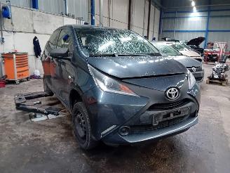 Toyota Aygo Aygo (B40) Hatchback 1.0 12V VVT-i (1KR-FE) [51kW]  (05-2014/06-2018) picture 2