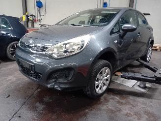 Vrakbiler auto Kia Rio Rio III (UB) Hatchback 1.2 CVVT 16V (G4LA5) [63kW]  (09-2011/12-2017) 2013/1