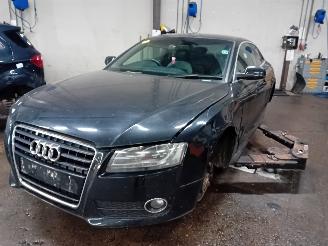 krockskadad bil auto Audi A5 A5 (8T3) Coupé 2.0 TDI 16V (CAHA) [125kW]  (08-2008/03-2012) 2010/10