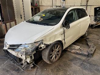Vrakbiler auto Toyota Auris Auris (E18) Hatchback 5-drs 1.8 16V Hybrid (2ZRFXE) [100kW]  (10-2012/=
03-2019) 2013/5