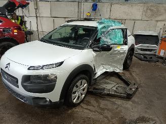Purkuautot passenger cars Citroën C4 C4 Cactus (0B/0P) Hatchback 5-drs 1.2 PureTech 82 12V (EB2F(HMZ)) [60k=
W]  (09-2014/...) 2017/6