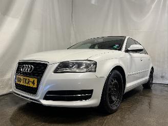 krockskadad bil auto Audi A3 A3 Sportback (8PA) Hatchback 5-drs 1.2 TFSI (CBZB) [77kW]  (04-2010/03=
-2013) 2012/2