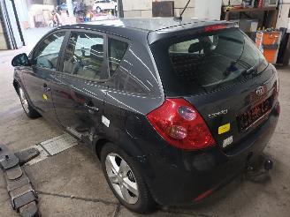 Kia Cee d Cee'd Sporty Wagon (EDF) Combi 1.6 CVVT 16V (G4FC) [93kW]  (09-2007/12=
-2012) picture 4