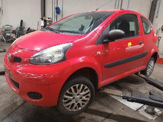 Vrakbiler auto Toyota Aygo Aygo (B10) Hatchback 1.0 12V VVT-i (1KR-FE) [50kW]  (07-2005/05-2014) 2011/12
