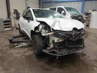 Renault Clio Clio IV (5R) Hatchback 5-drs 0.9 Energy TCE 90 12V (H4B-400(H4B-A4)) [=
66kW]  (11-2012/08-2021) picture 2