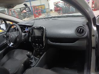 Renault Clio Clio IV (5R) Hatchback 5-drs 0.9 Energy TCE 90 12V (H4B-400(H4B-A4)) [=
66kW]  (11-2012/08-2021) picture 5