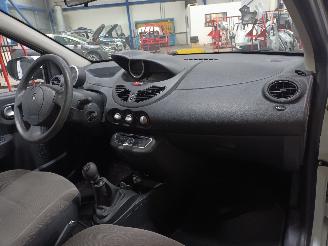 Renault Twingo Twingo II (CN) Hatchback 3-drs 1.2 16V (D4F-764(D4F-E7)) [55kW]  (03-2=
007/09-2014) picture 5