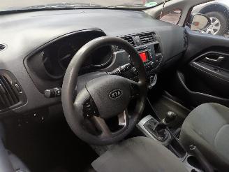 Kia Rio Rio III (UB) Hatchback 1.2 CVVT 16V (G4LA5) [63kW]  (09-2011/12-2017) picture 5