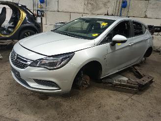 Uttjänta bilar auto Opel Astra Astra K Hatchback 5-drs 1.6 CDTI 110 16V (B16DTE(Euro 6)) [81kW]  (06-=
2015/12-2022) 2019/1