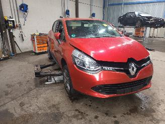 Renault Clio Clio IV (5R) Hatchback 5-drs 0.9 Energy TCE 90 12V (H4B-400(H4B-A4)) [=
66kW]  (11-2012/08-2021) picture 2