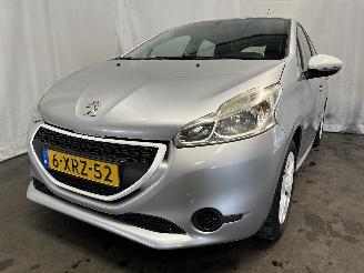 uszkodzony samochody osobowe Peugeot 208 208 I (CA/CC/CK/CL) Hatchback 1.0 Vti 12V PureTech (EB0(ZMZ)) [50kW]  =
(03-2012/12-2019) 2014/10