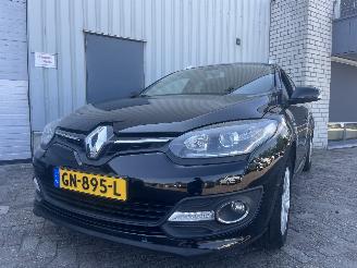 Unfallwagen Renault Mégane Megane III Grandtour (KZ) Combi 5-drs 1.2 16V TCE 115 (H5F-400(H5F-A4)=
) [85kW]  (03-2012/02-2016) 2015/7