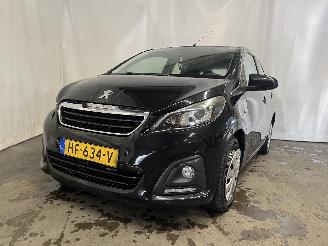 damaged passenger cars Peugeot 108 108 Hatchback 1.0 12V (1KRFE(CFB)) [51kW]  (05-2014/...) 2015/10