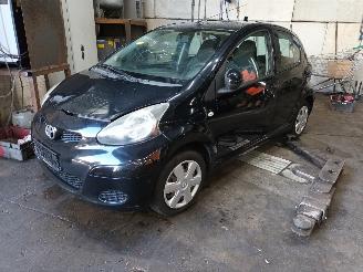 Vrakbiler auto Toyota Aygo Aygo (B10) Hatchback 1.0 12V VVT-i (1KR-FE) [50kW]  (07-2005/05-2014) 2011/11