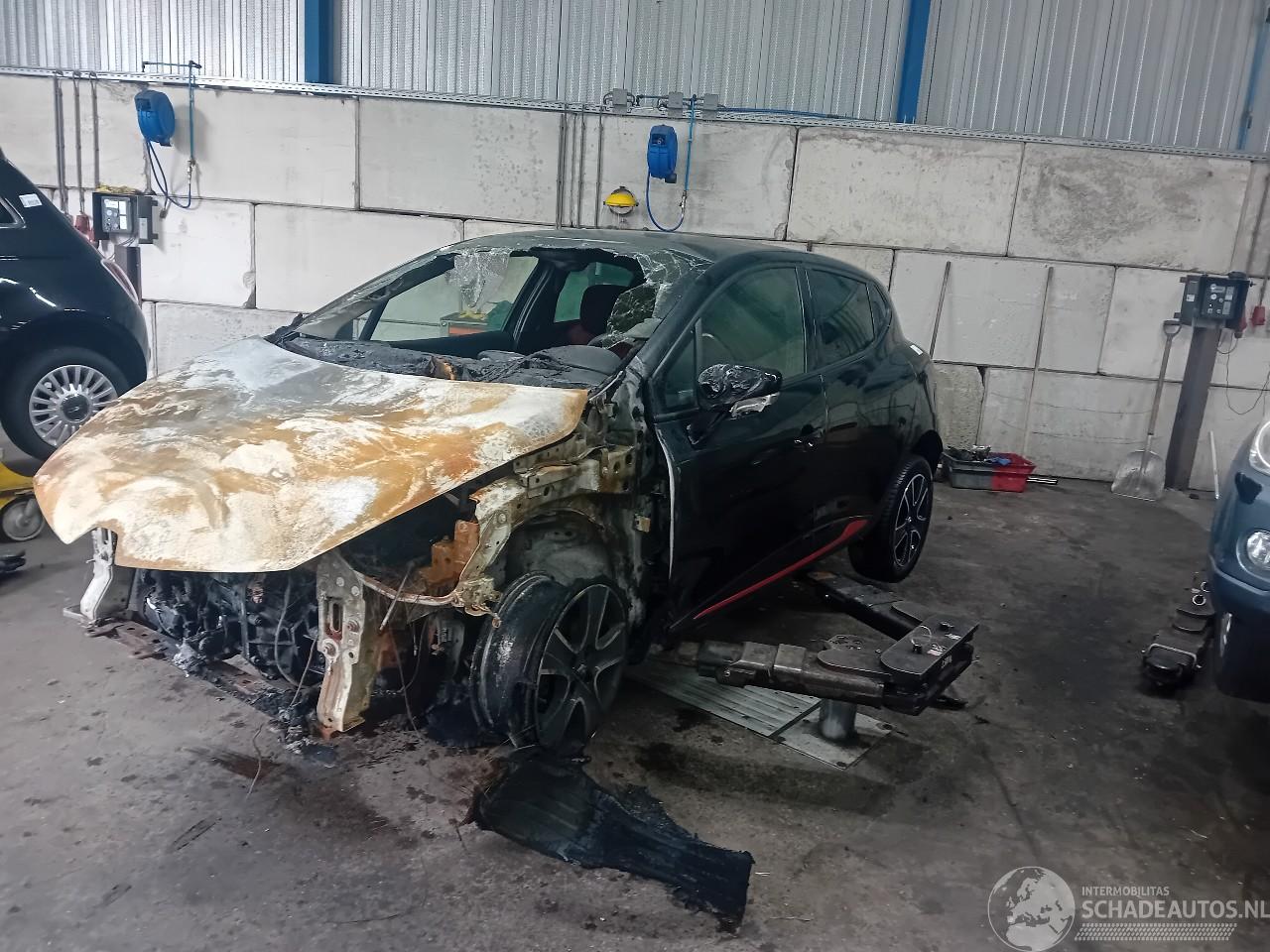 Renault Clio Clio IV (5R) Hatchback 5-drs 0.9 Energy TCE 90 12V (H4B-400(H4B-A4)) [=
66kW]  (11-2012/08-2021)