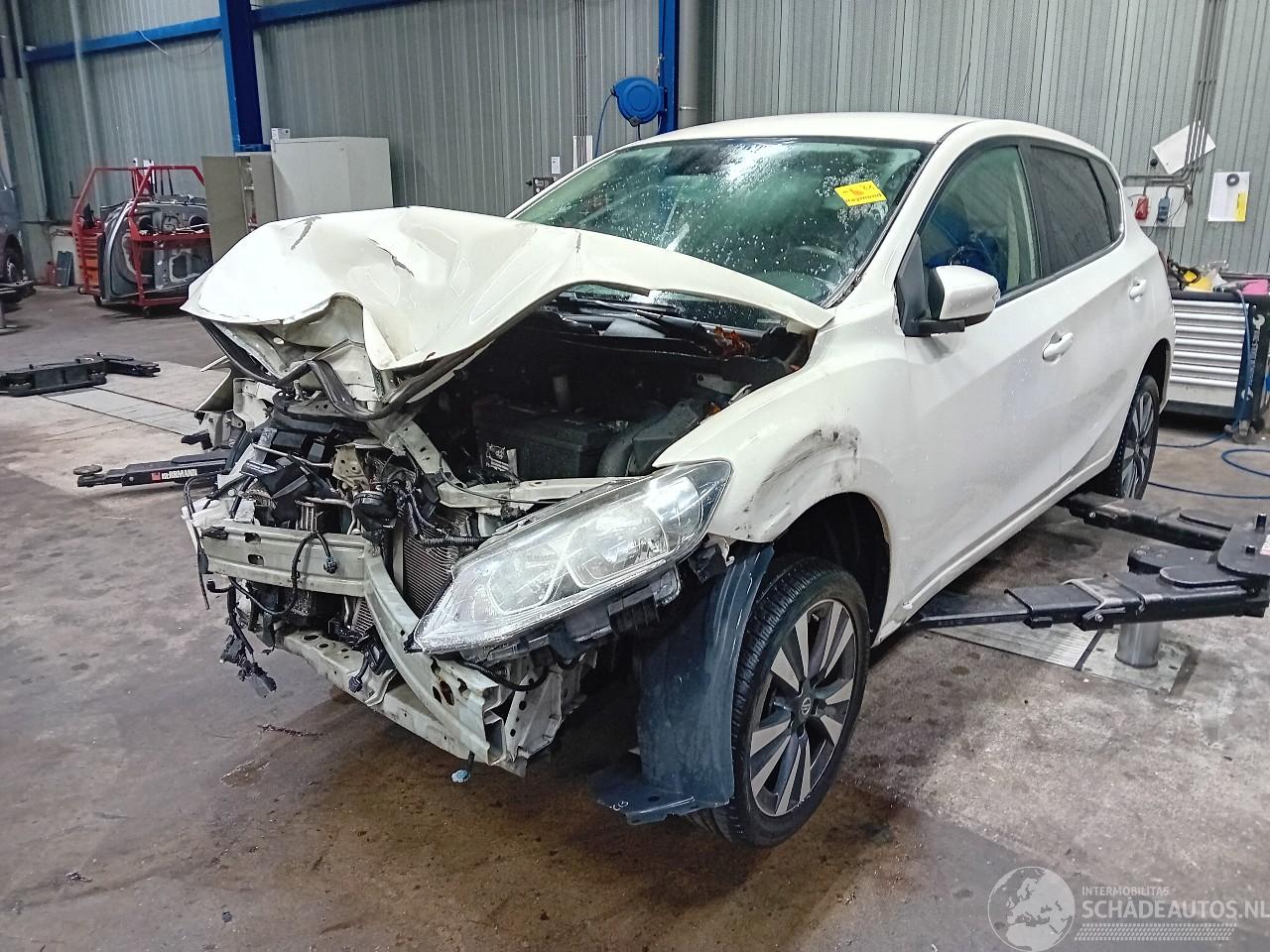 Nissan Pulsar Pulsar (C13) Hatchback 1.2 DIG-T 16V (HRA2DDT) [85kW]  (10-2014/...)