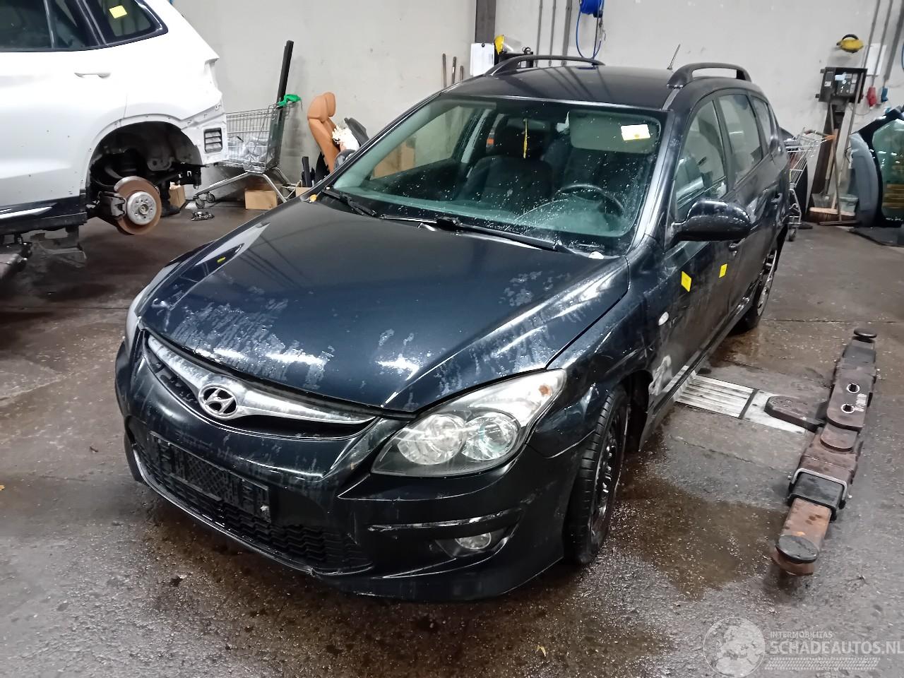 Hyundai I-30 i30 Crosswagon (WWH) Combi 1.4 CVVT 16V (G4FA) [77kW]  (10-2007/07-201=
2)